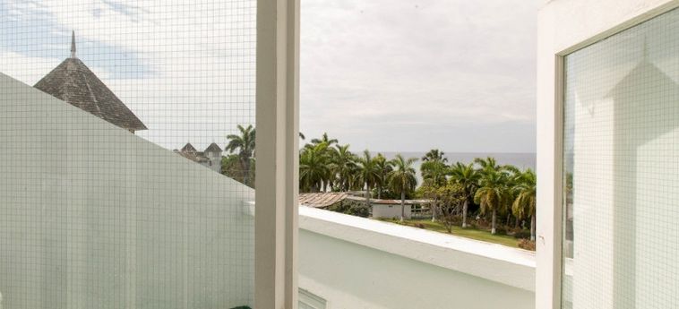 Crystal Beach Apartment At Seacastles:  JAMAICA