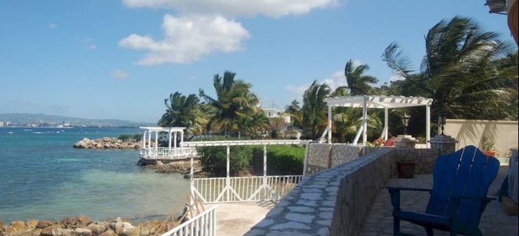 Hotel Waters Edge Guest Villa:  JAMAICA