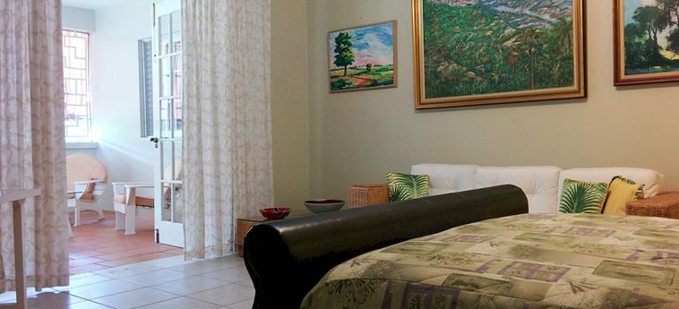 Hotel Chester Avenue Bed & Breakfast:  JAMAICA