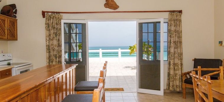 Beach House Condos Negril:  JAMAICA