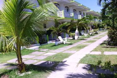 Hotel Fun Holiday Beach Resort:  JAMAICA
