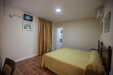 Hotel Carlos V Jerez By Vivere Stays:  JEREZ DE LA FRONTERA