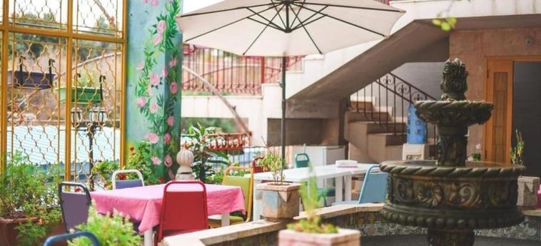 Damask Rose, Lebanese Guest House Jounieh: Foto 