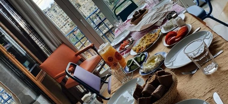 Damask Rose, Lebanese Guest House Jounieh: Foto 