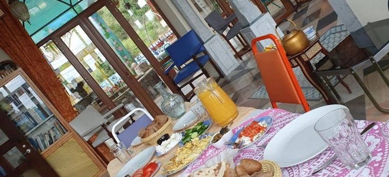 Damask Rose, Lebanese Guest House Jounieh: Foto 