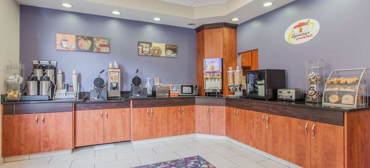 Hotel Super 8 By Wyndham Kamloops On The Hill Kamloops: Photo 