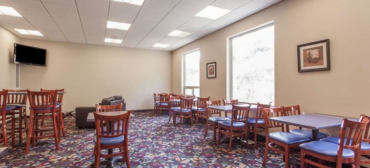 Hotel Super 8 By Wyndham Kamloops On The Hill Kamloops: Photo 