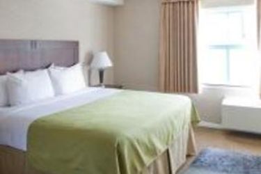 Hotel Pacific Host Inn & Suites Kamloops:  KAMLOOPS