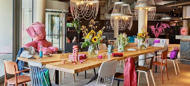 Hotel Moxy Karlsruhe Karlsruhe : Photo 