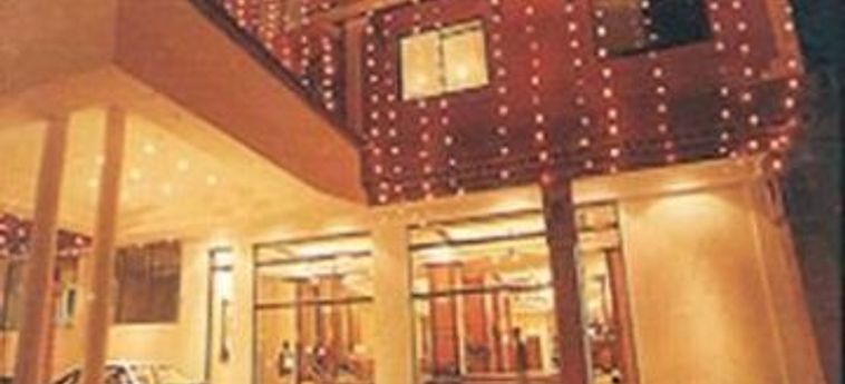 Hotel Royal Singi:  KATHMANDU