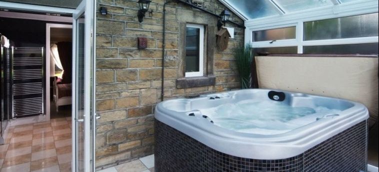 Ashmount Country House:  KEIGHLEY