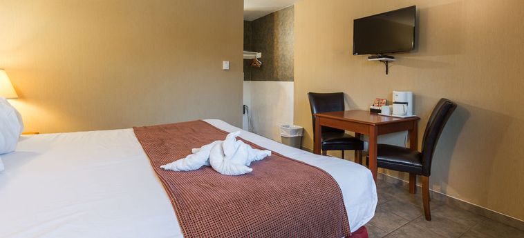 Hotel Chinook And Oasis Motel:  KELOWNA
