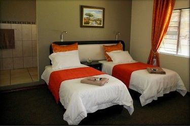 Hotel Nimbati Lodge:  KEMPTON PARK