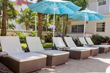 Hotel Suites At Coral Reef Resort:  KEY BISCAYNE (FL)