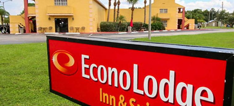 Hotel Econo Lodge Inn & Suites Maingate Central:  KISSIMMEE (FL)
