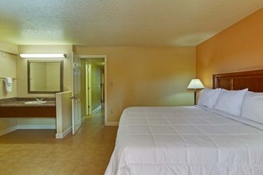 Hotel Celebration Suites:  KISSIMMEE (FL)