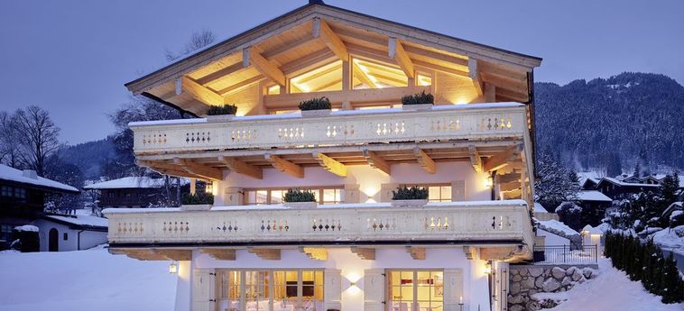 Hotel Tennerhof Luxury Chalets:  KITZBUEHEL