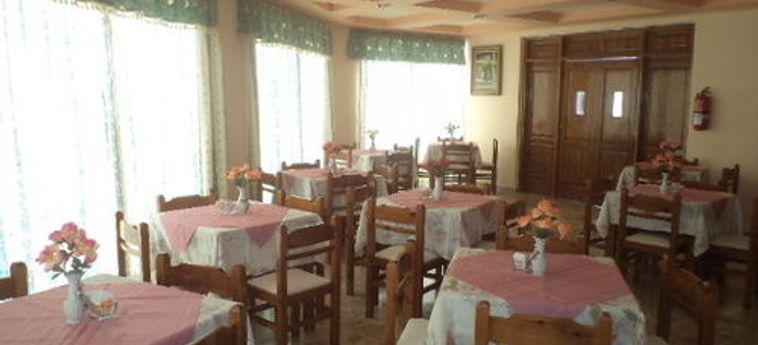 Kamari Bay Hotel:  KOS