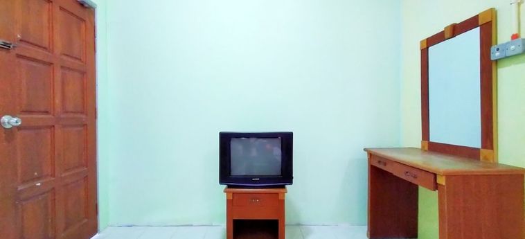 Hotel Spot On 89939 Platinum Inn Kota Bharu: Foto 