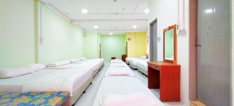 Hotel Spot On 89939 Platinum Inn Kota Bharu: Foto 