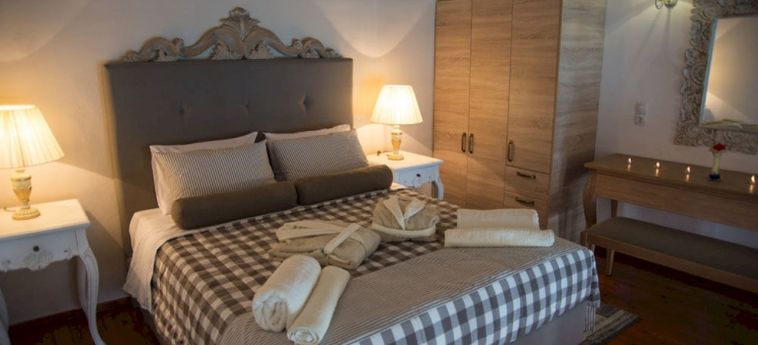 Hotel Porto Enetiko Suites:  KRETA