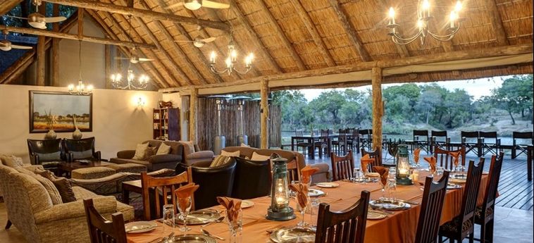 Hotel Simbavati River Lodge:  KRUGER NATIONAL PARK