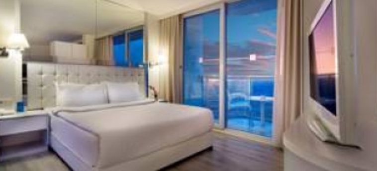 Le Bleu Hotel & Resort :  KUSADASI