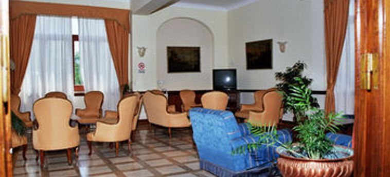 Grand Hotel Hermitage:  KUSTE VON SORRENTO 