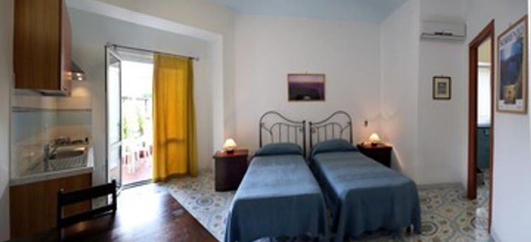 Hotel Sorrento Town Suites:  KUSTE VON SORRENTO 