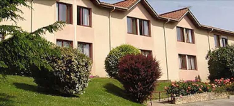 Hotel Hôtel De L'isle L'isle D'abeau: Foto 