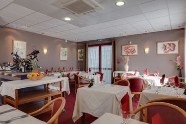 Hotel Hôtel De L'isle L'isle D'abeau: Photo 