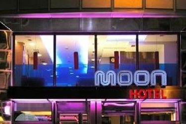 Hotel Moon:  LA CORUNA