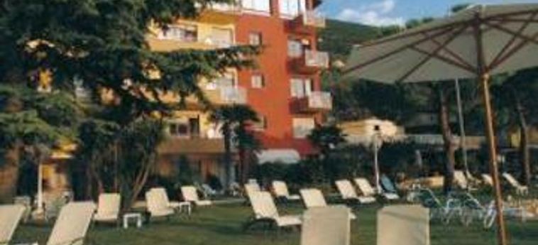 Hotel Du Lac - Relax Attitude Hotel:  LAC DE GARDE