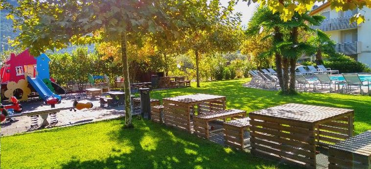 4 Limoni Apartment Resort:  LAC DE GARDE
