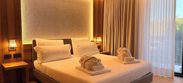 Alevic Hotel Sirmione:  LAC DE GARDE