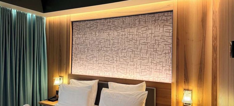 Alevic Hotel Sirmione:  LAC DE GARDE
