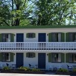 WEIRS BEACH MOTEL AND COTTAGES 2 Stars