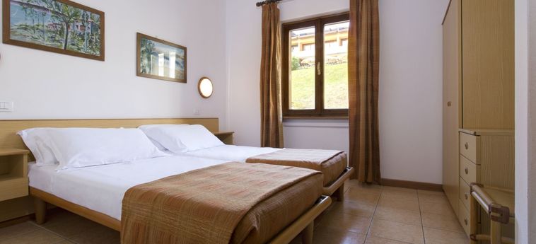 Hotel Poiano Resort Appartamenti:  LAGO DE GARDA