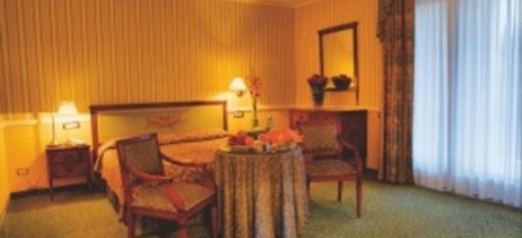 Hotel Regina Adelaide:  LAGO DE GARDA