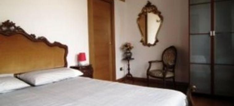 Hotel B&b La Rocca Del Garda:  LAGO DE GARDA