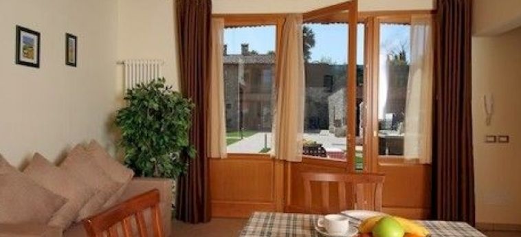Hotel Residence Borgo Mondragon:  LAGO DE GARDA