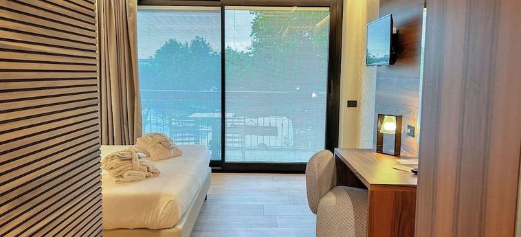 Alevic Hotel Sirmione Lago De Garda: Foto 