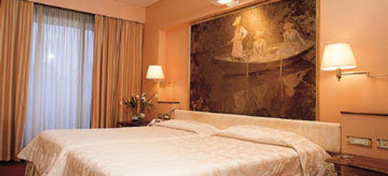 Hotel Sheraton Lake Como:  LAGO DI COMO