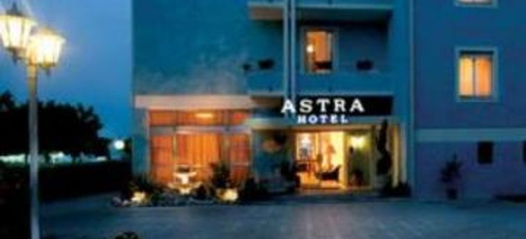 Hotel Astra:  LAGO DI GARDA