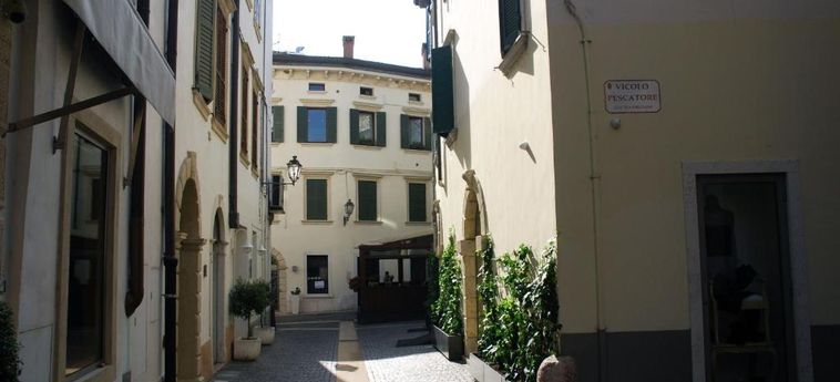 Hotel Palazzo Ai Capitani:  LAGO DI GARDA
