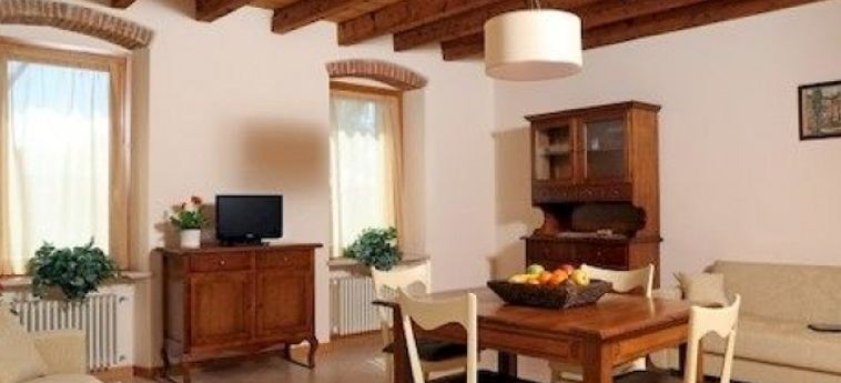 Hotel Residence Borgo Mondragon:  LAGO DI GARDA