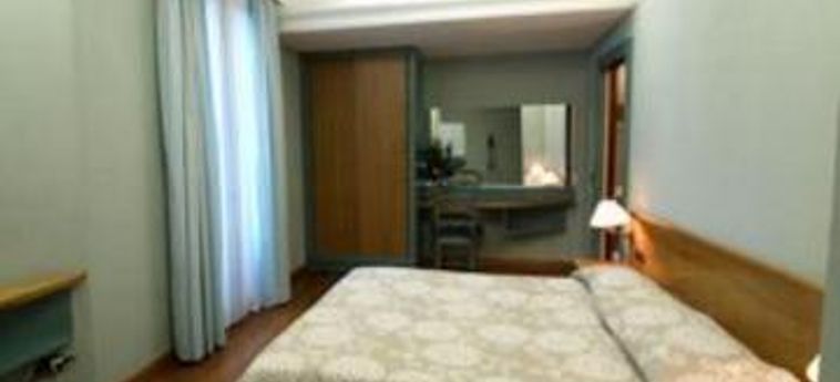 Hotel Enrichetta:  LAGO DI GARDA