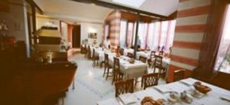 Hotel Enrichetta:  LAGO DI GARDA