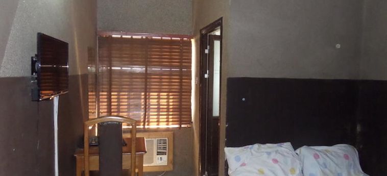 Peaceland Hotel Somulu:  LAGOS