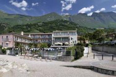 Hotel Castello Lake Front:  LAKE GARDA 